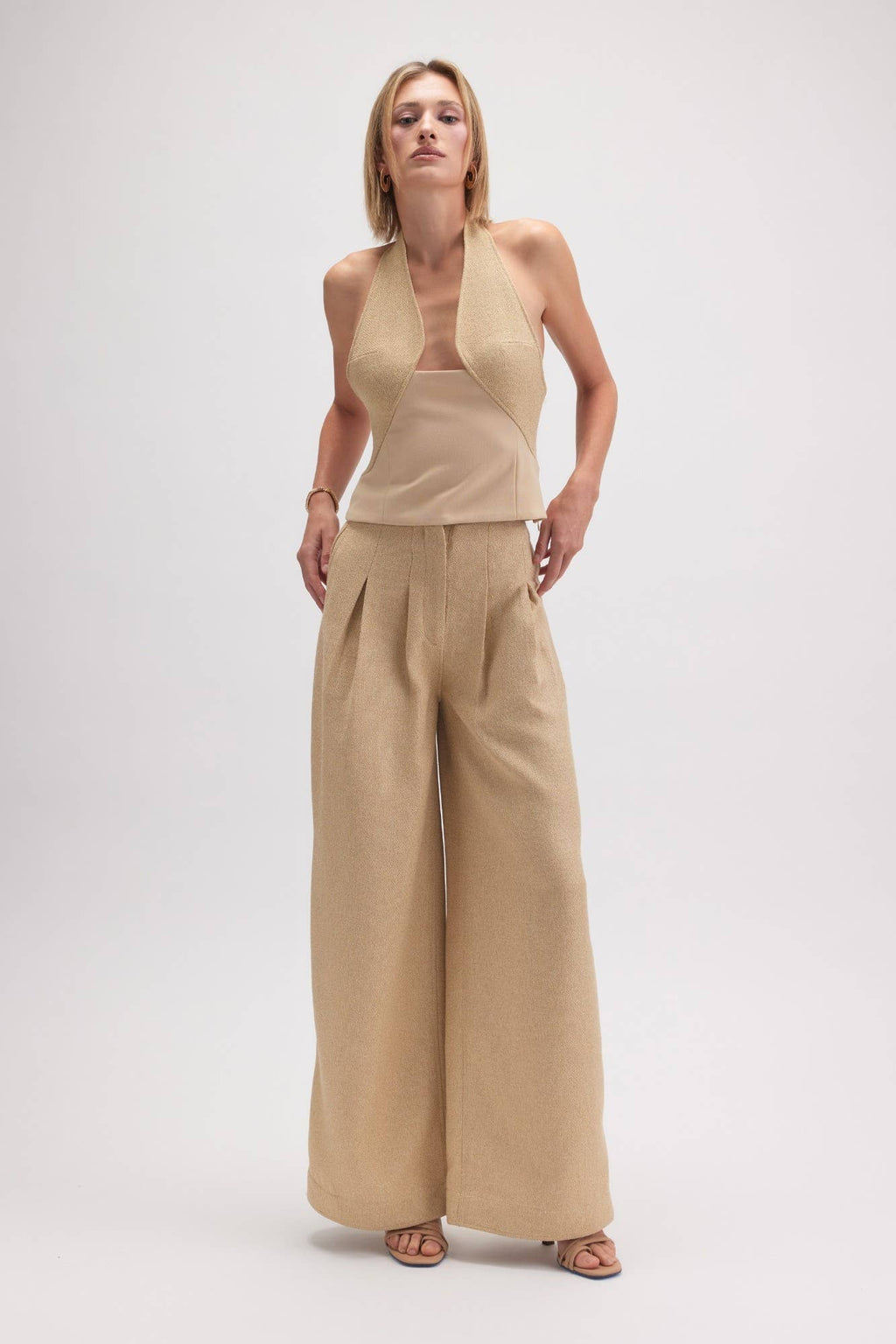 The Bluff Halter